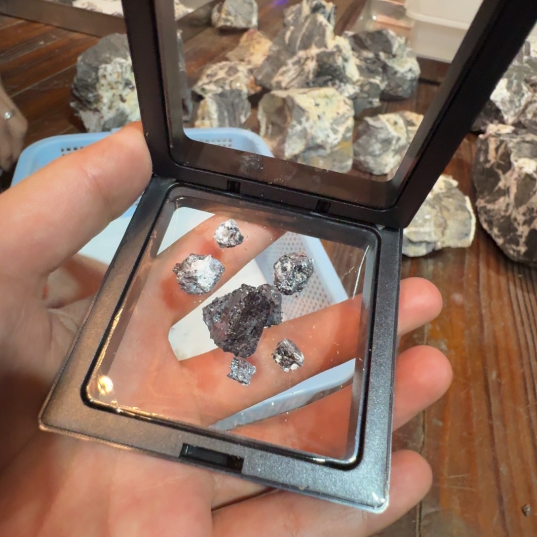 夜***魅天然辰砂天然朱砂