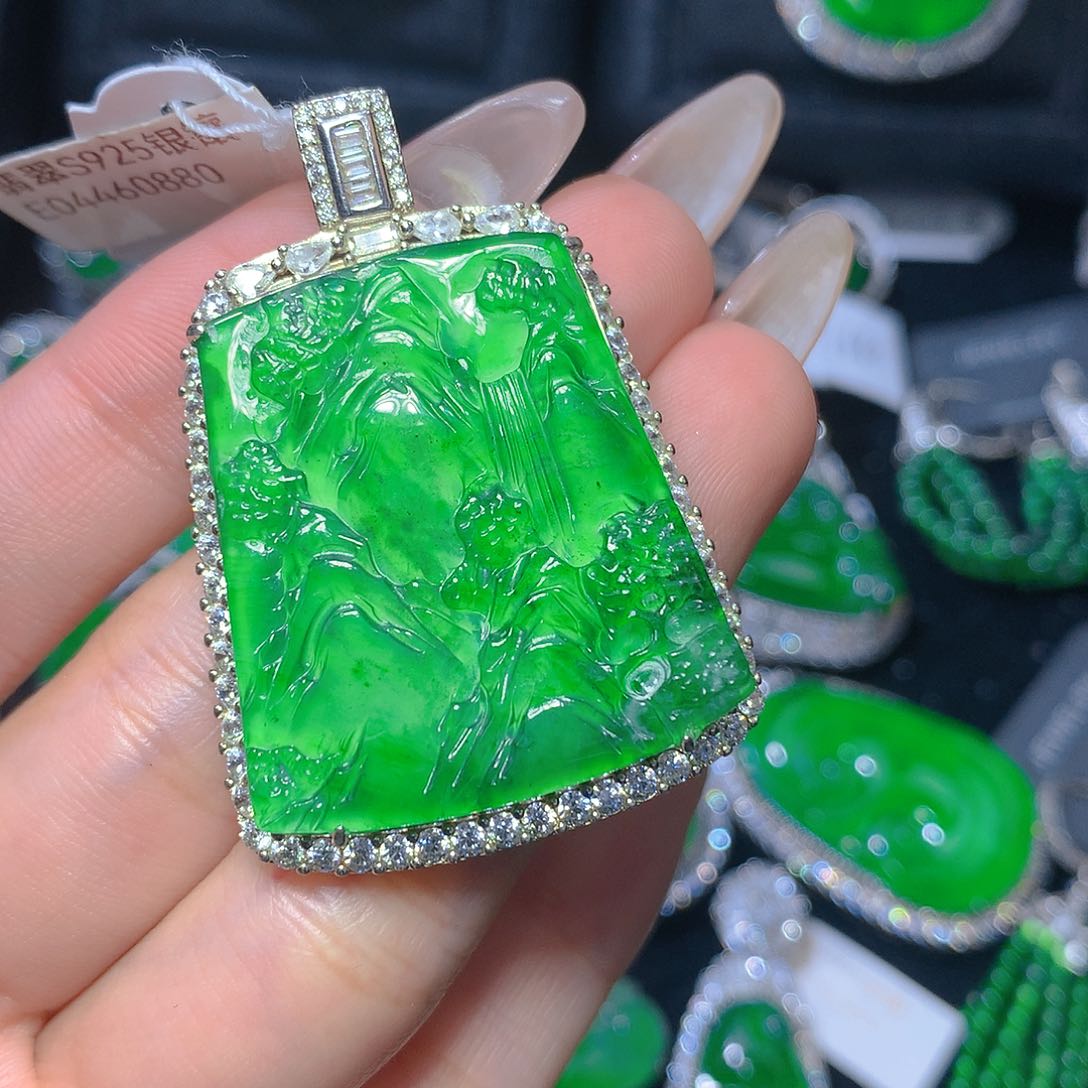 翡翠颈饰银S925镶嵌翡翠