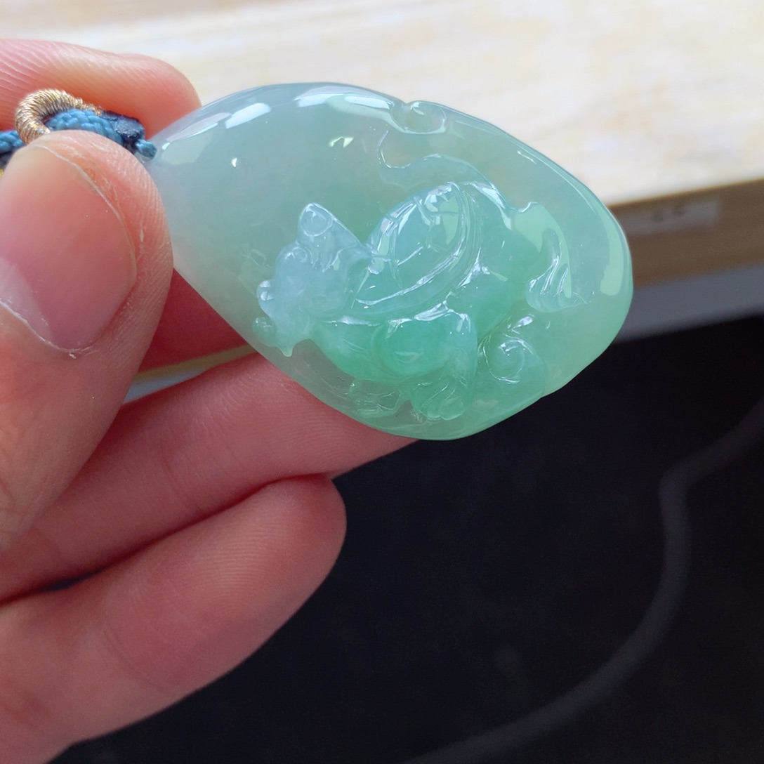 翡翠颈饰未镶嵌吊坠