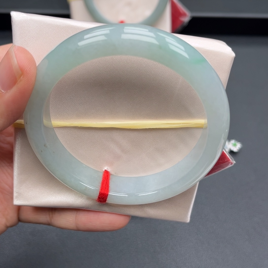翡翠未镶嵌手镯手镯