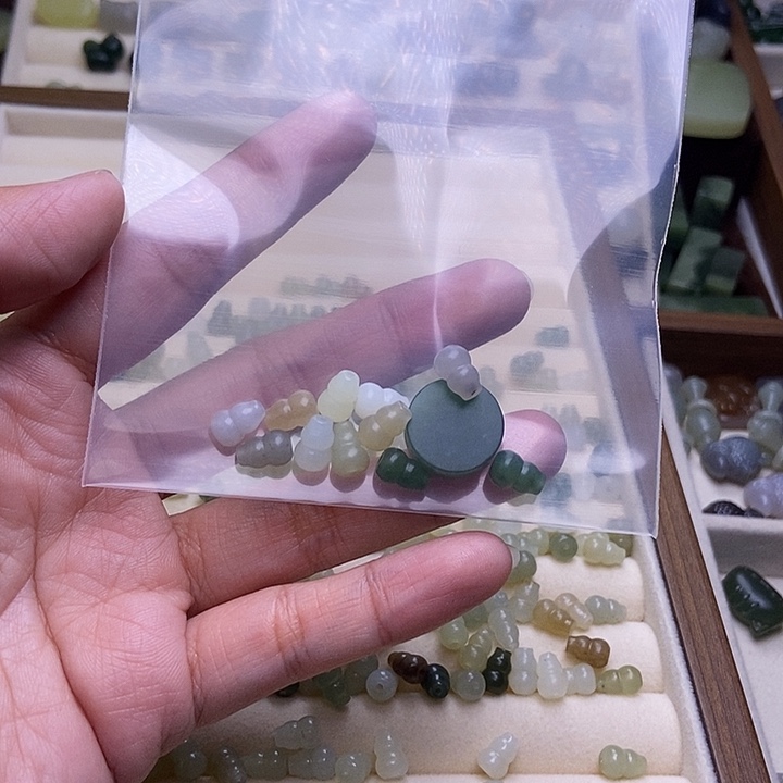 轩***宝和田玉未镶嵌手链