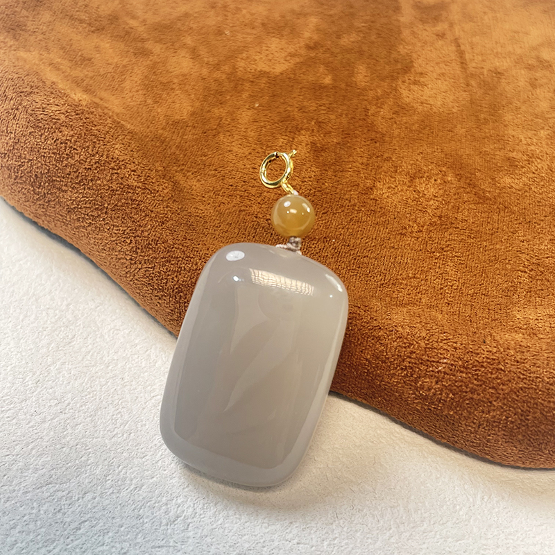 珠联帮【18K】和田玉（烟紫）3.3*2.1无事牌吊坠挂坠