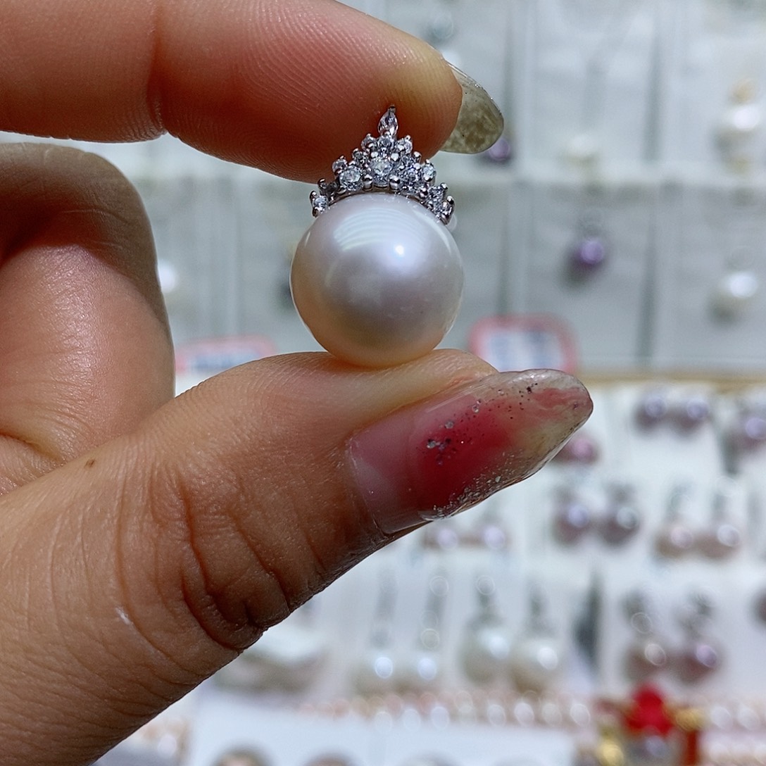 银S925镶嵌淡水珍珠吊坠