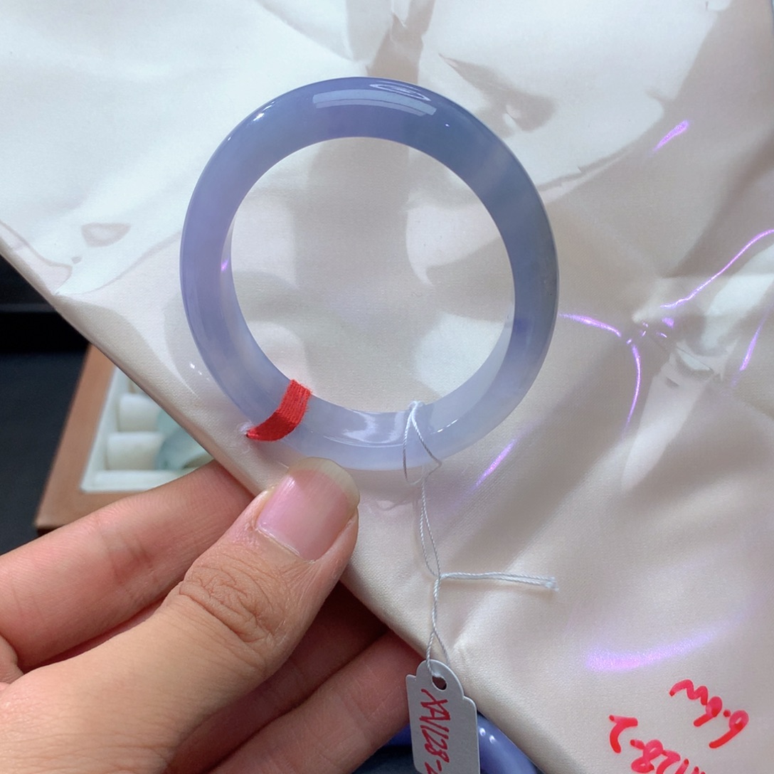 翡翠未镶嵌手镯贵妃