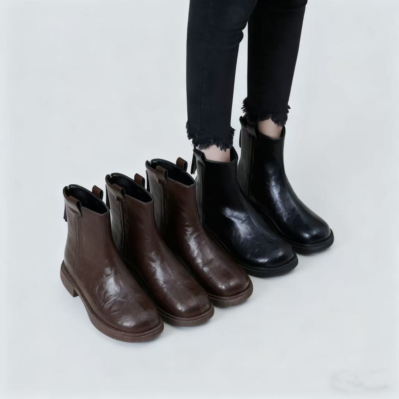 2025年时尚新款秋冬休闲舒适保暖马丁靴2136