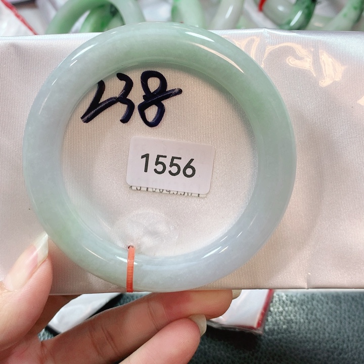 翡翠手镯未镶嵌天然翡翠手镯56