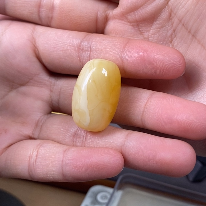 琥珀裸石未镶嵌桶珠