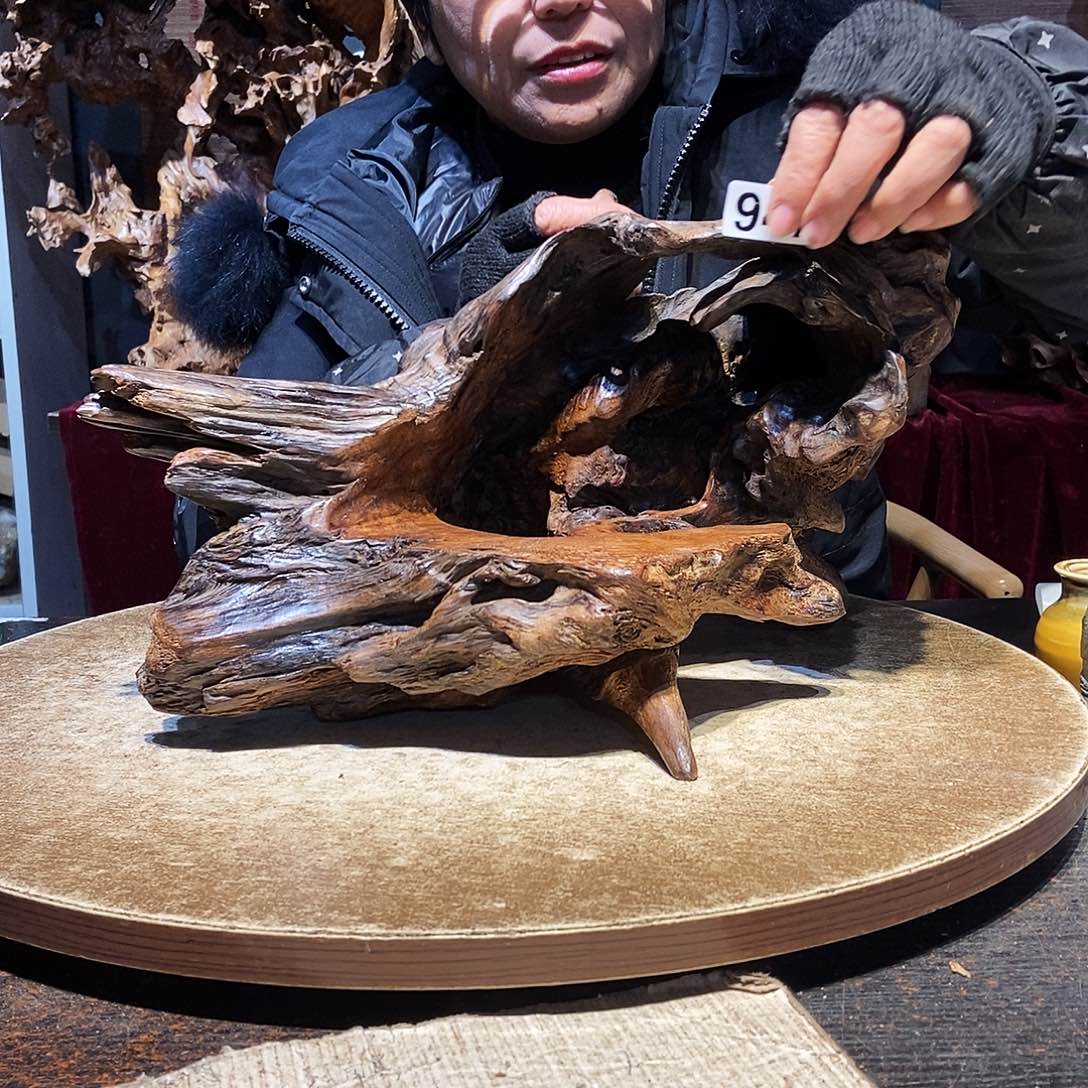 铭***业947。株木随行根艺