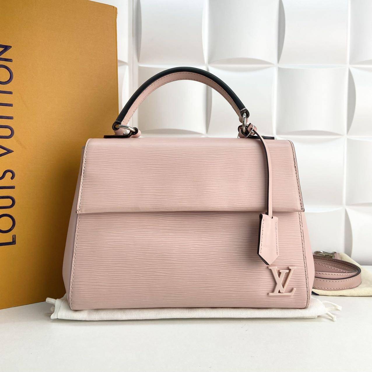 胖虎奥斯汀/路易威登/95新/公价0/箱包/斜挎包/312506210100