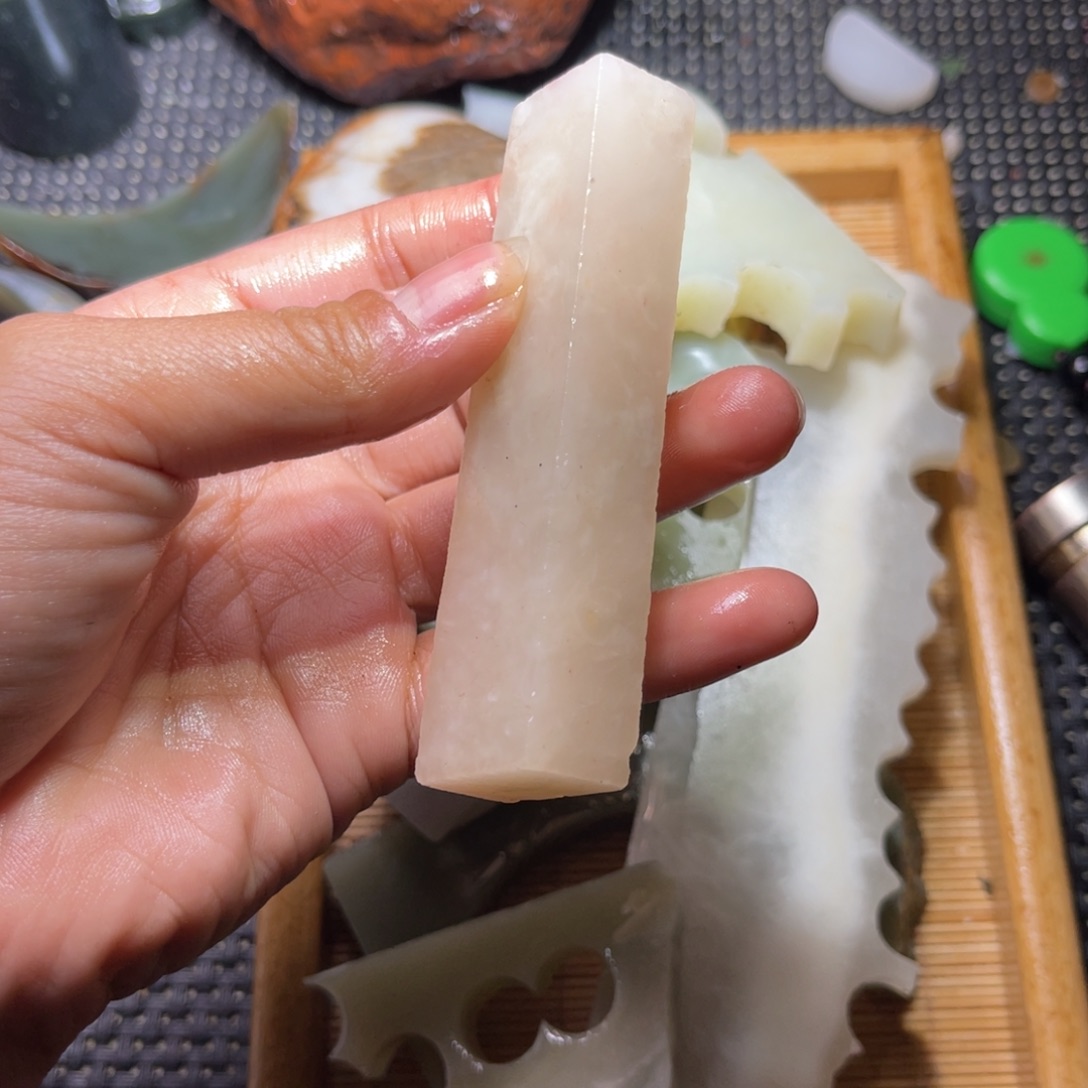 未镶嵌和田玉车挂