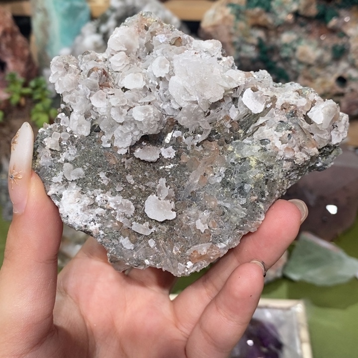 石材福建红水小花方解共生