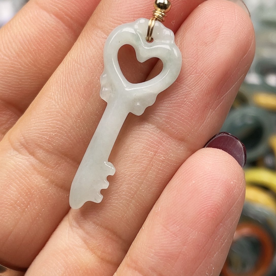 翡翠颈饰未镶嵌翡翠