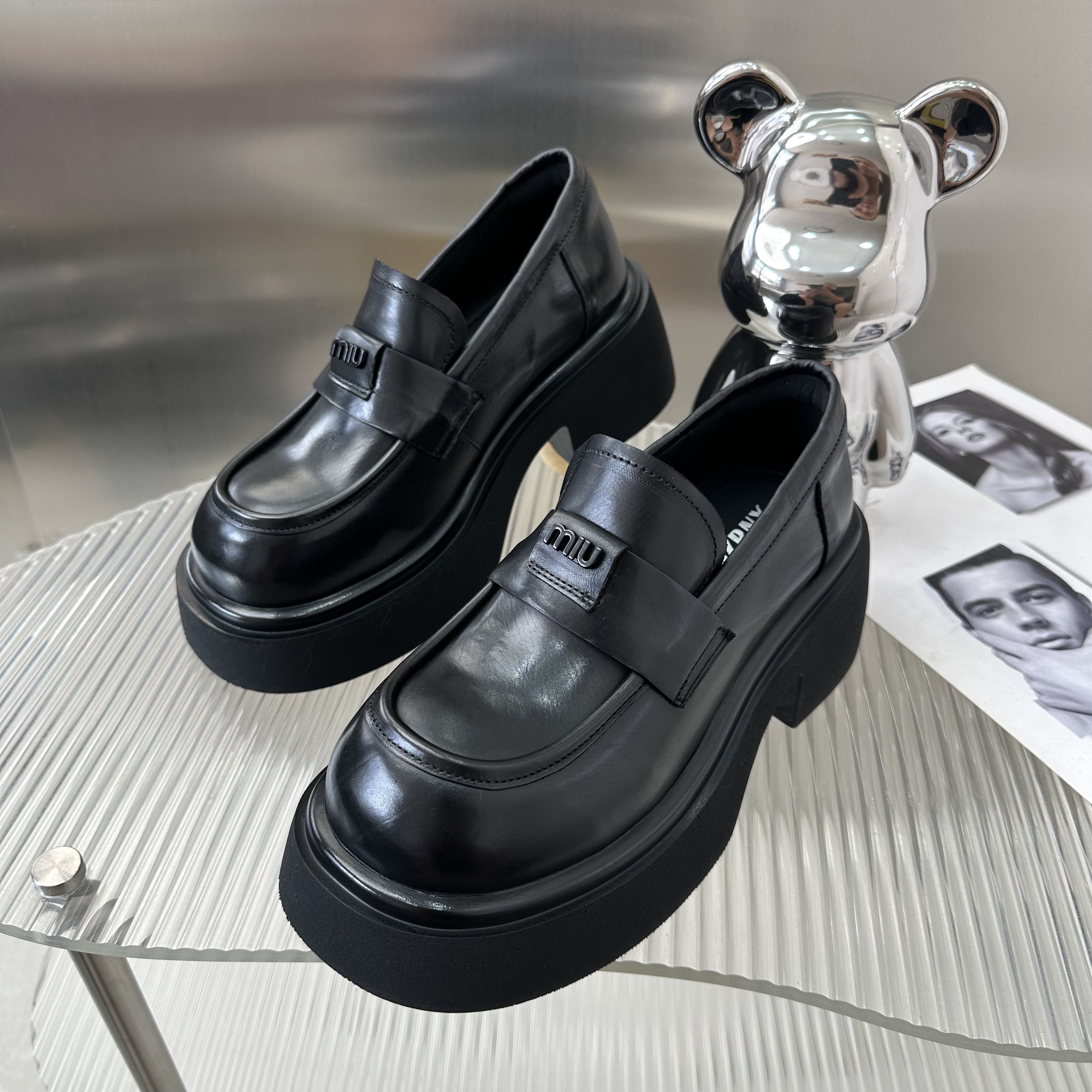 小皮鞋女胎牛皮2025春秋新款真皮厚底单鞋英伦风复古一脚蹬乐福鞋