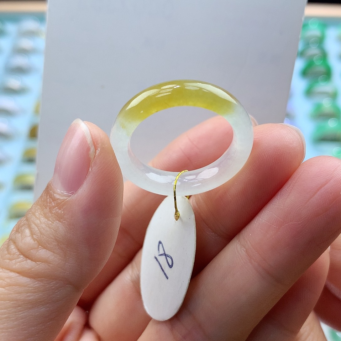 翡翠戒指未镶嵌18圈