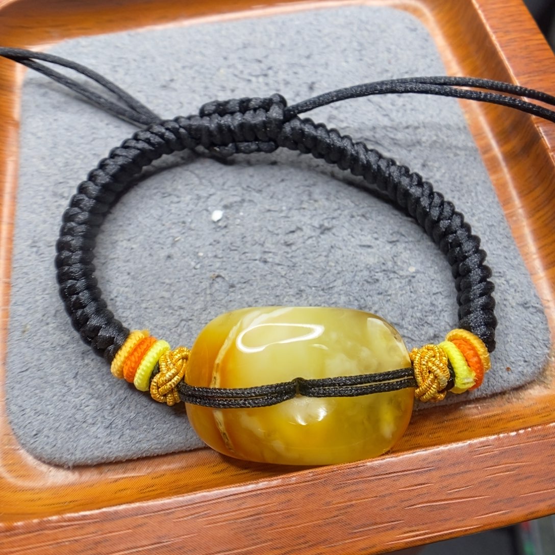 冰***荷蜜蜡未镶嵌颈饰郎