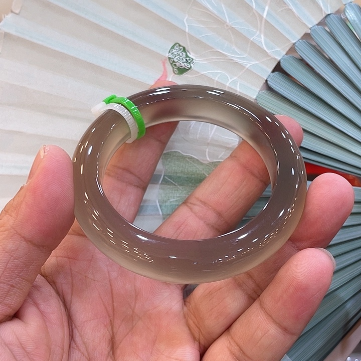 玛瑙/玉髓手镯未镶嵌留*