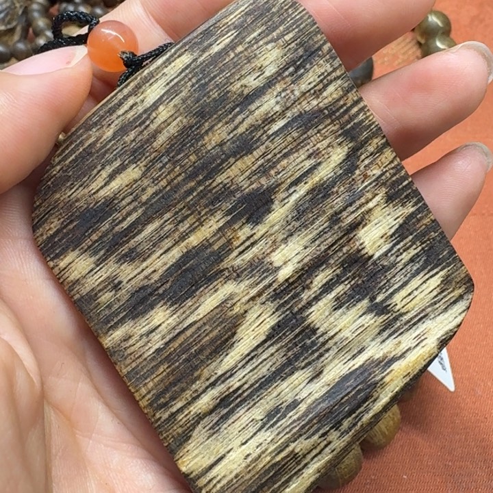 大叶紫檀（黑酸枝木类）