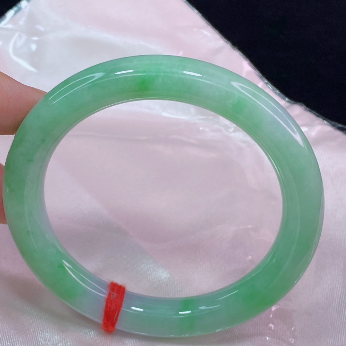 缅甸天然A货翡翠手镯冰润飘阳绿飘紫圆条5657