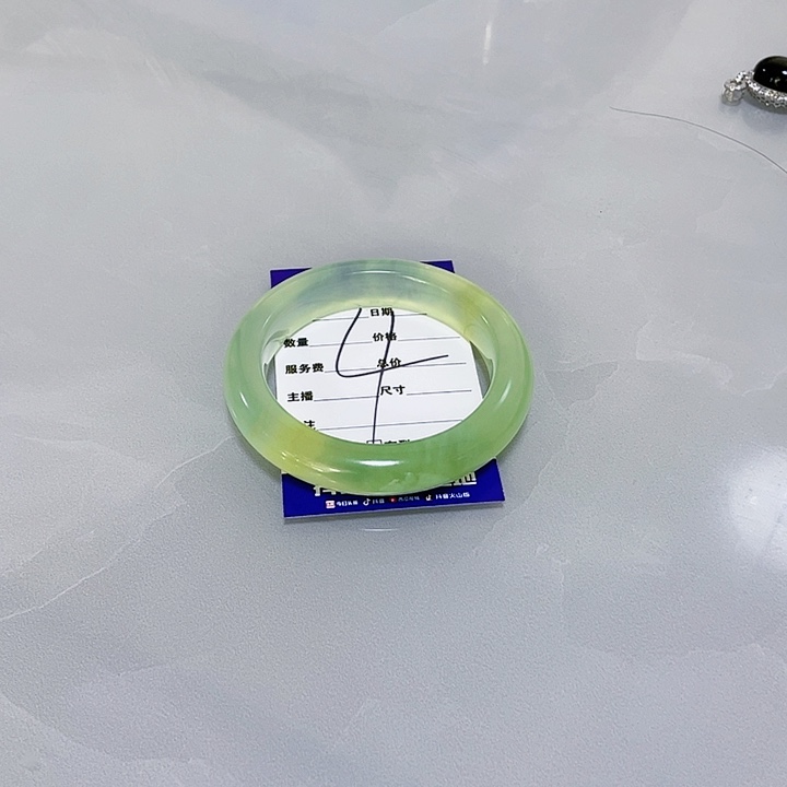 【闪购商品】未镶嵌蛇纹石玉手镯雨***?