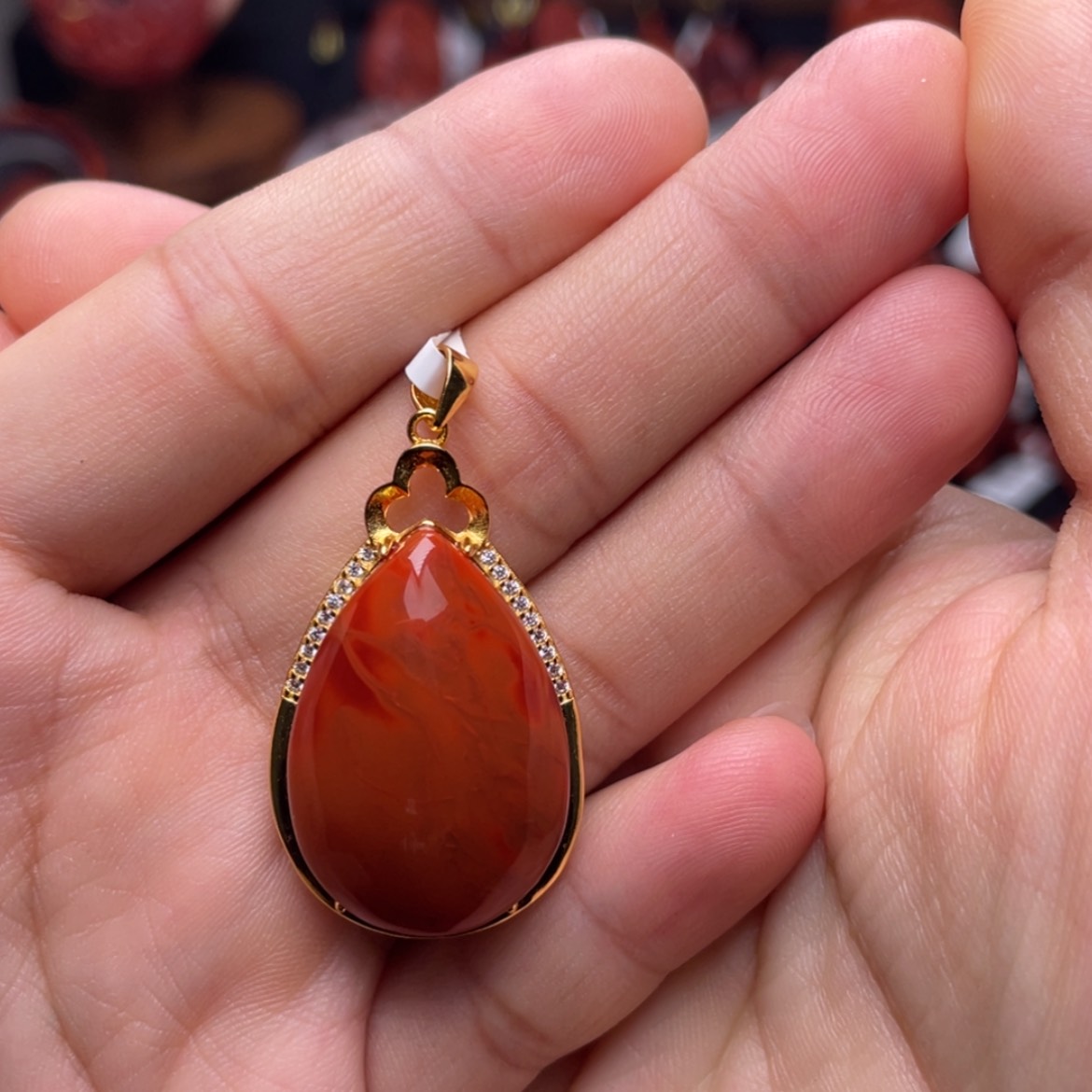 【闪购商品】银S925镶嵌满肉水滴南红玛瑙