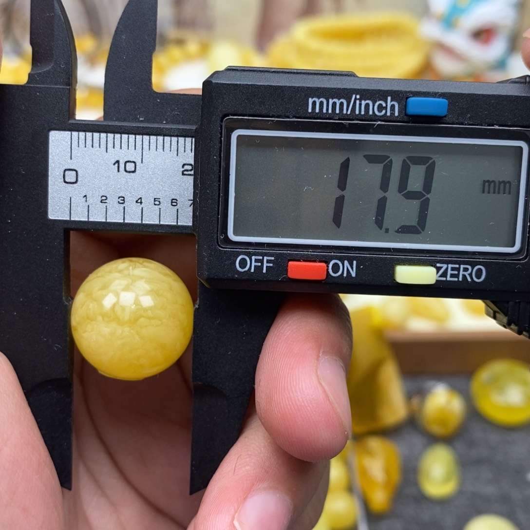 琥珀未镶嵌珠宝奇石