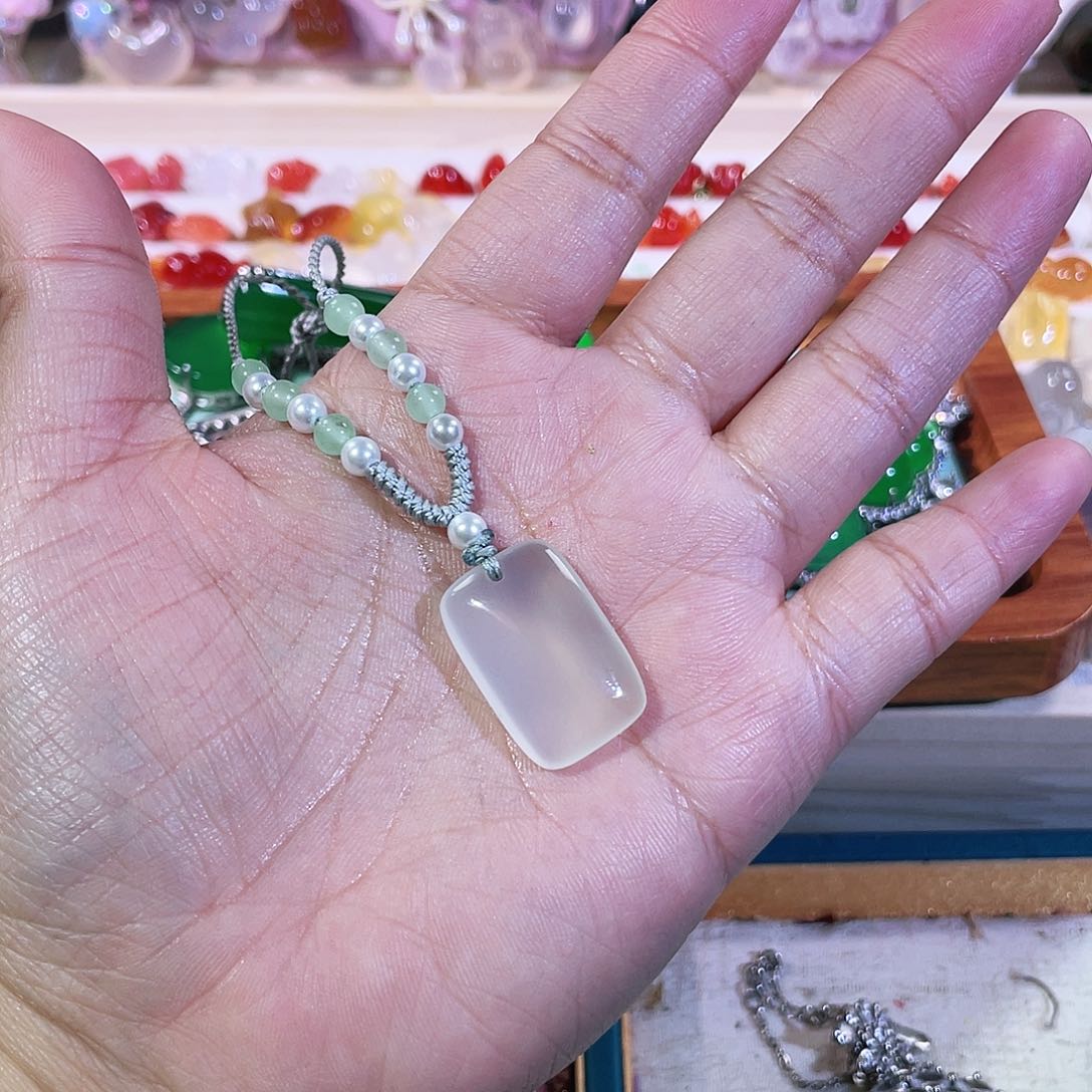 玛瑙/玉髓颈饰未镶嵌