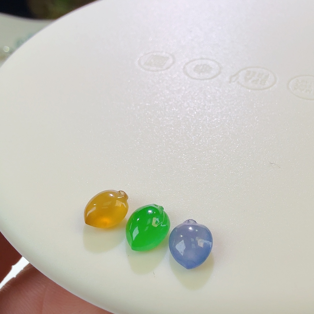 翡翠裸石桃子一组