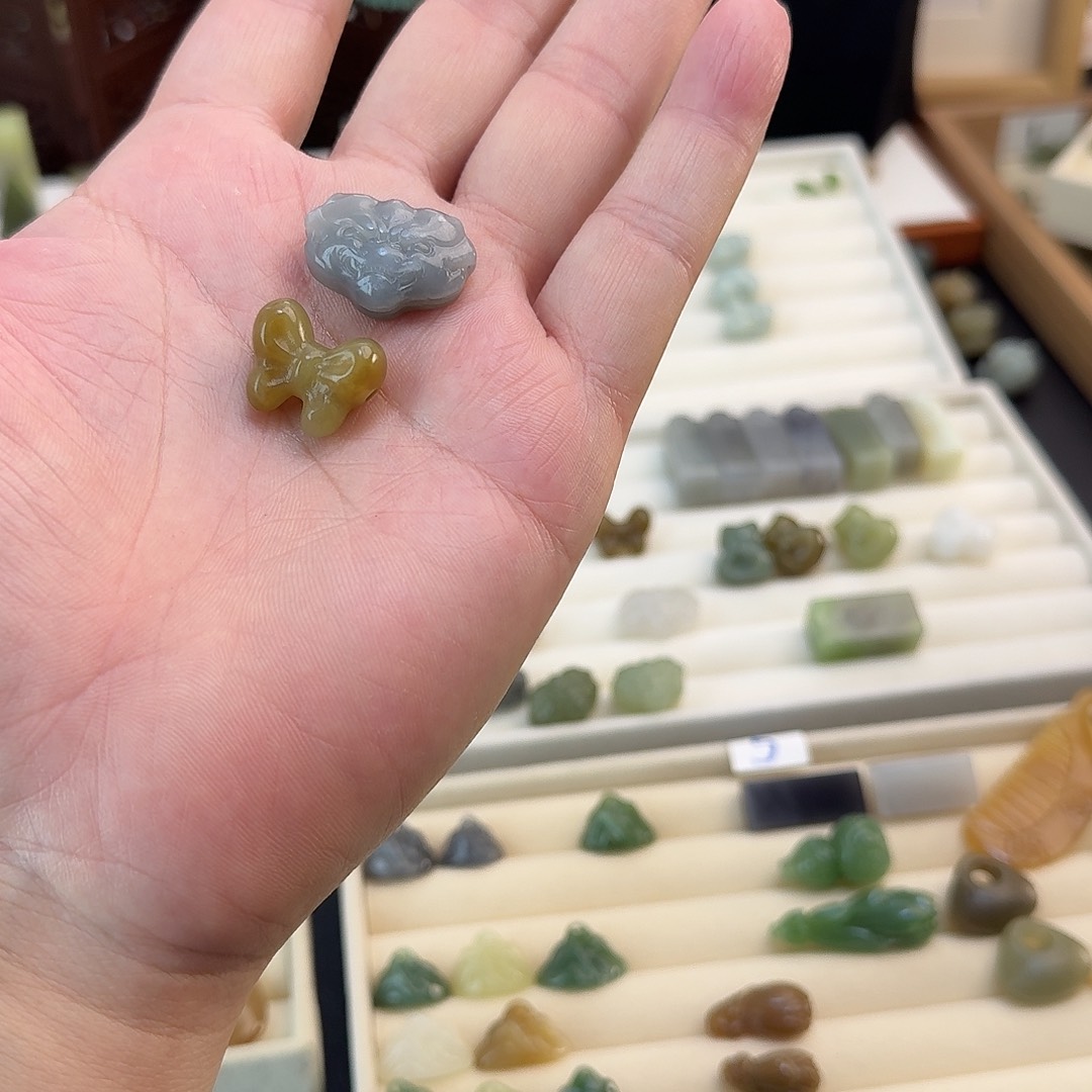 四***喵和田玉未镶嵌珠宝半成品