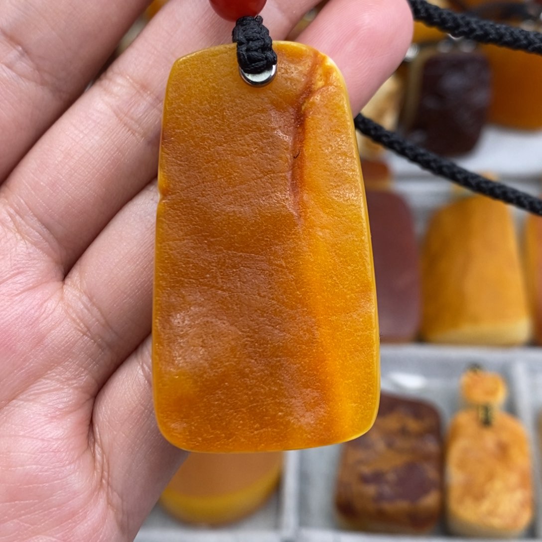 琥珀吊坠(赠链)未镶嵌