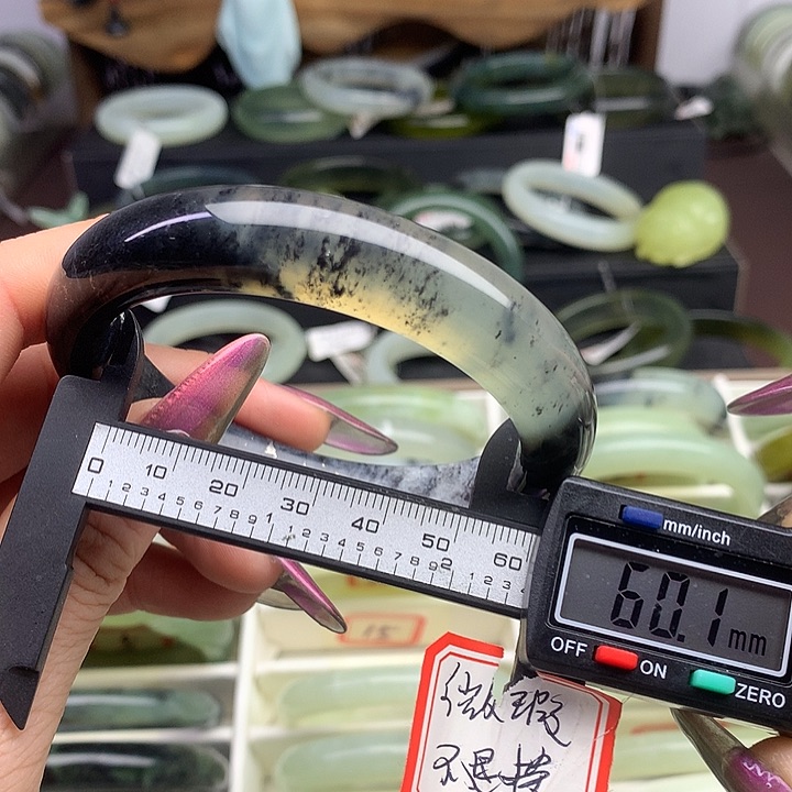 蛇纹石玉手镯未镶嵌15