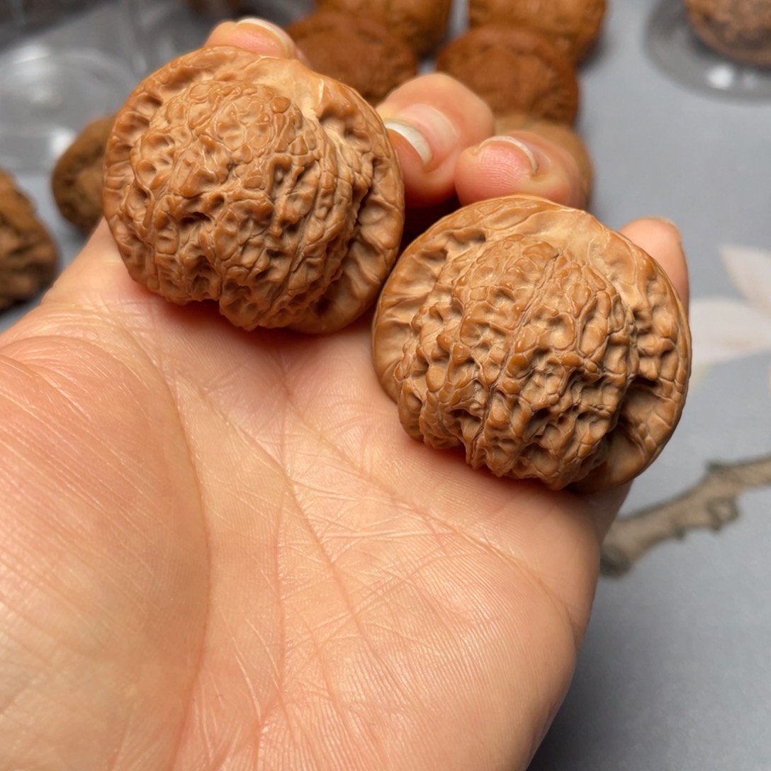 【闪购商品】文玩核桃吊坠血麒麟-………