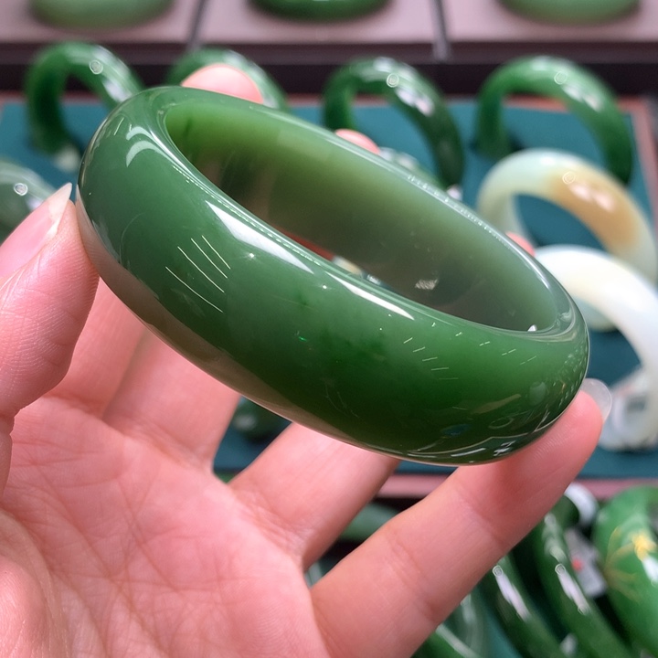 未镶嵌手镯和田玉（碧玉）