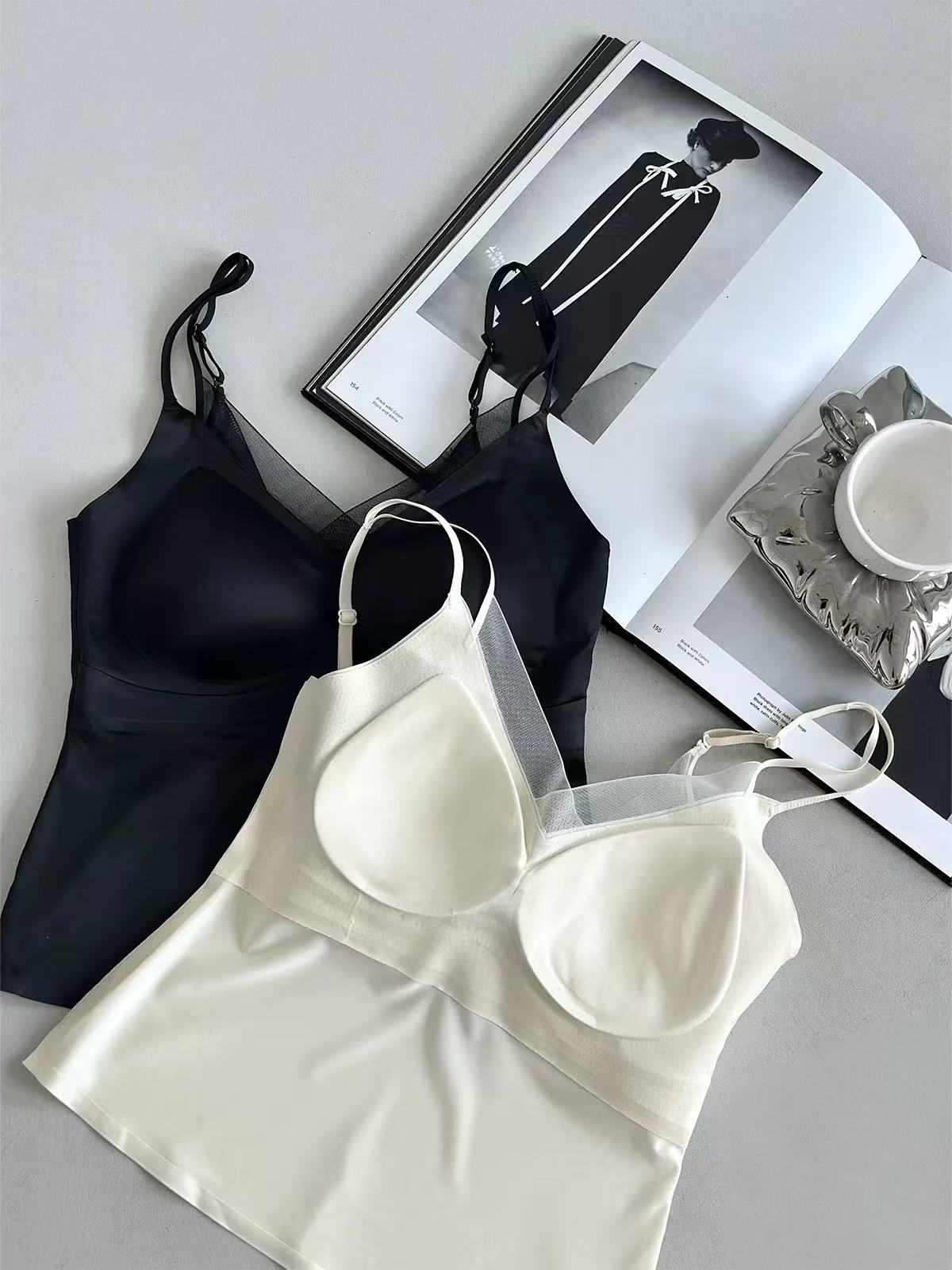 轻奢缎面法式V领桑蚕丝吊带一体带胸垫无痕美背心