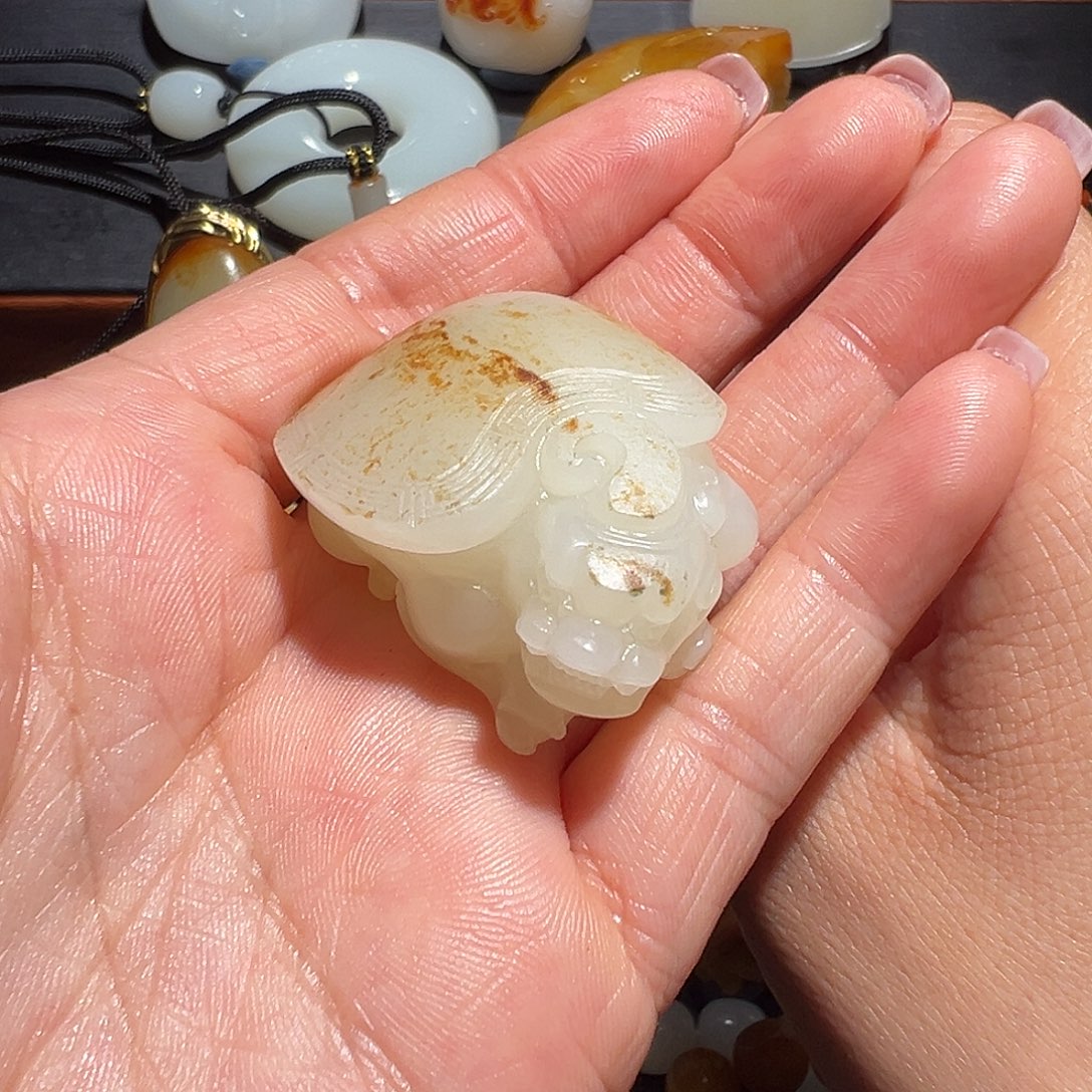 好****和田玉未镶嵌颈饰