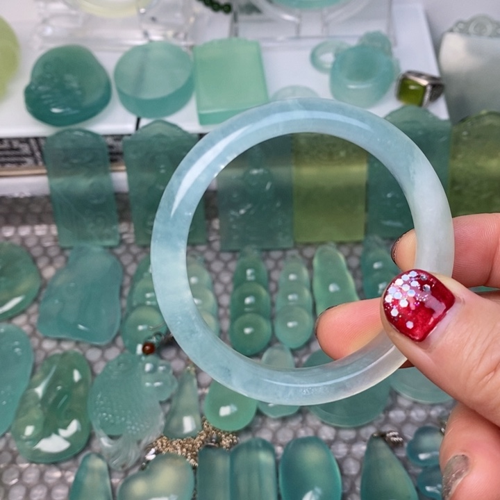 蛇纹石玉玉镯未镶嵌