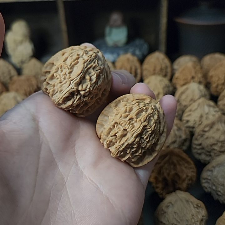 难***涂吊坠文玩核桃36三角白