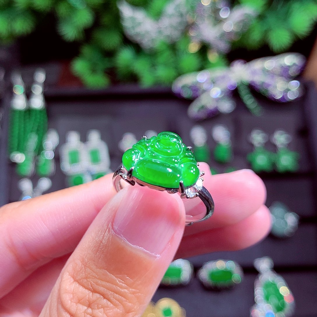 颈饰未镶嵌翡翠天然