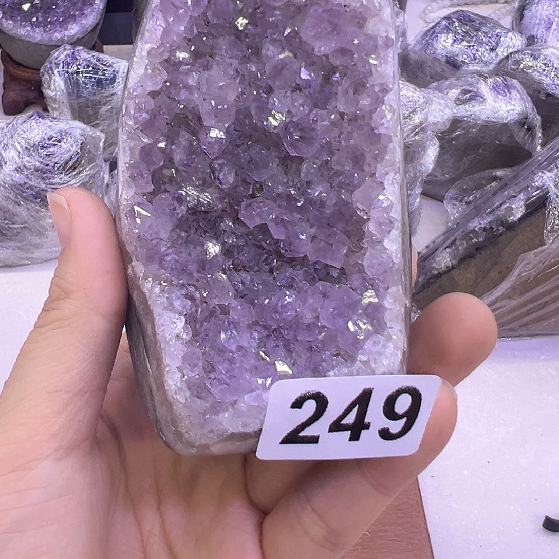 紫晶水晶摆件未镶嵌