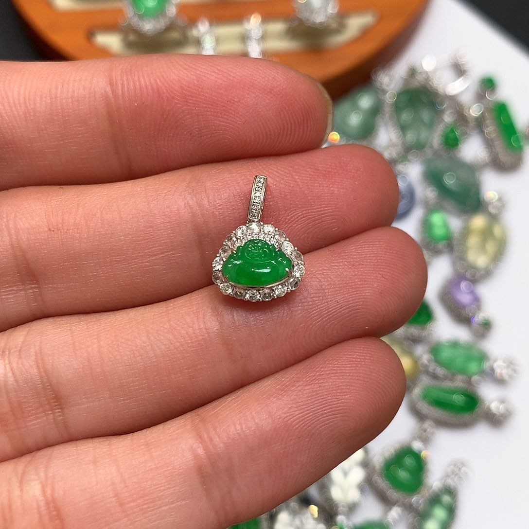 翡翠吊坠(不含链)18K金镶嵌绿佛公