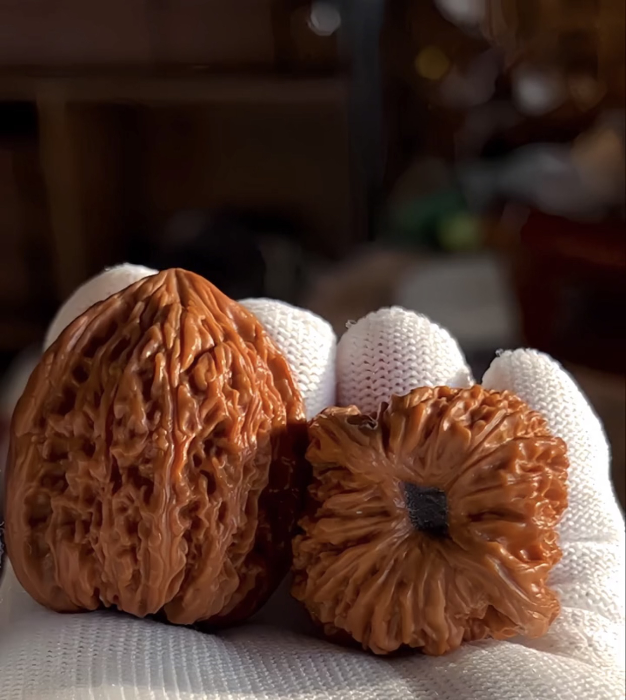 天然老树文玩核桃手把件精品盘玩狮子头