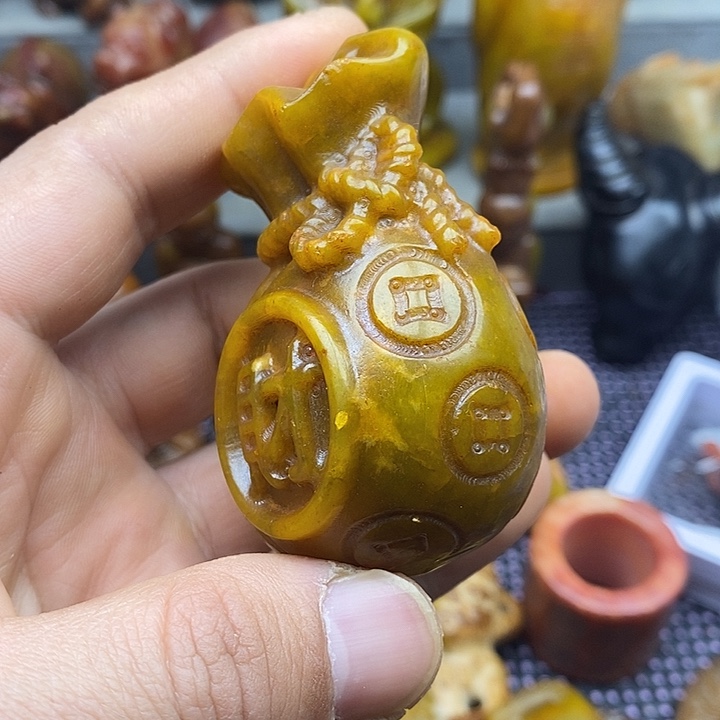 未镶嵌蛇纹石玉颈饰
