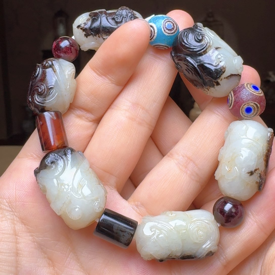 和田玉颈饰未镶嵌斯**鱼