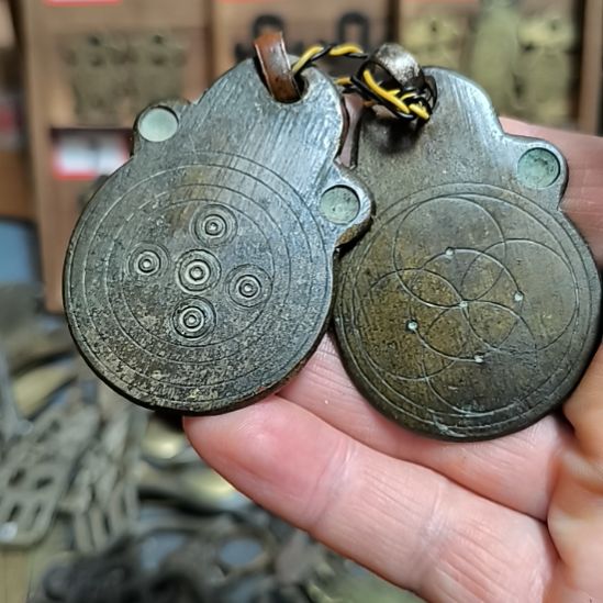 瓷***白硅胶拉手一对，包浆自然