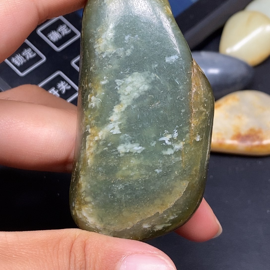 和田玉（糖玉）未镶嵌挂件