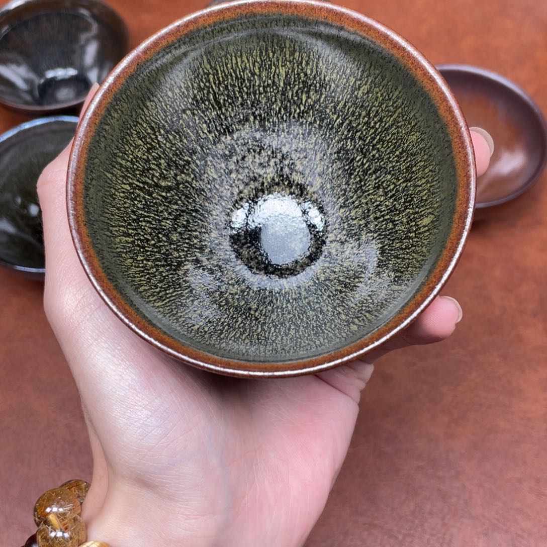 于***奏茶盏井苑。        