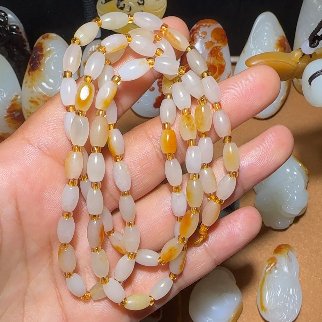 和田玉颈饰未镶嵌