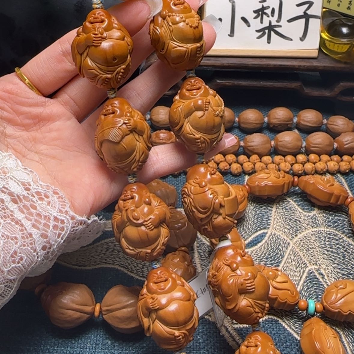 【闪购商品】橄榄核手串瑞兽弥勒