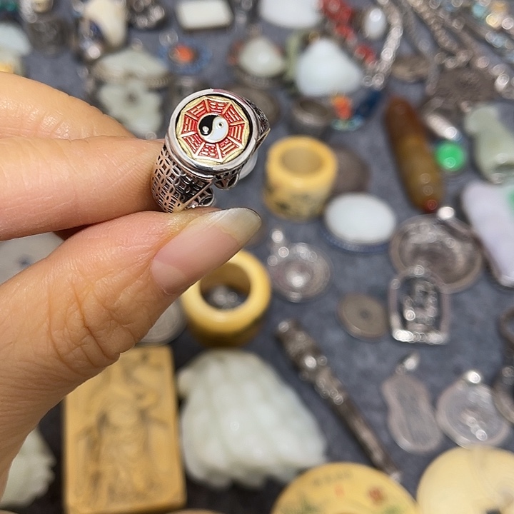 修***性琉璃手工艺品8888988888