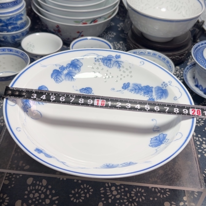 陶瓷青花玲珑8寸葡萄盘子