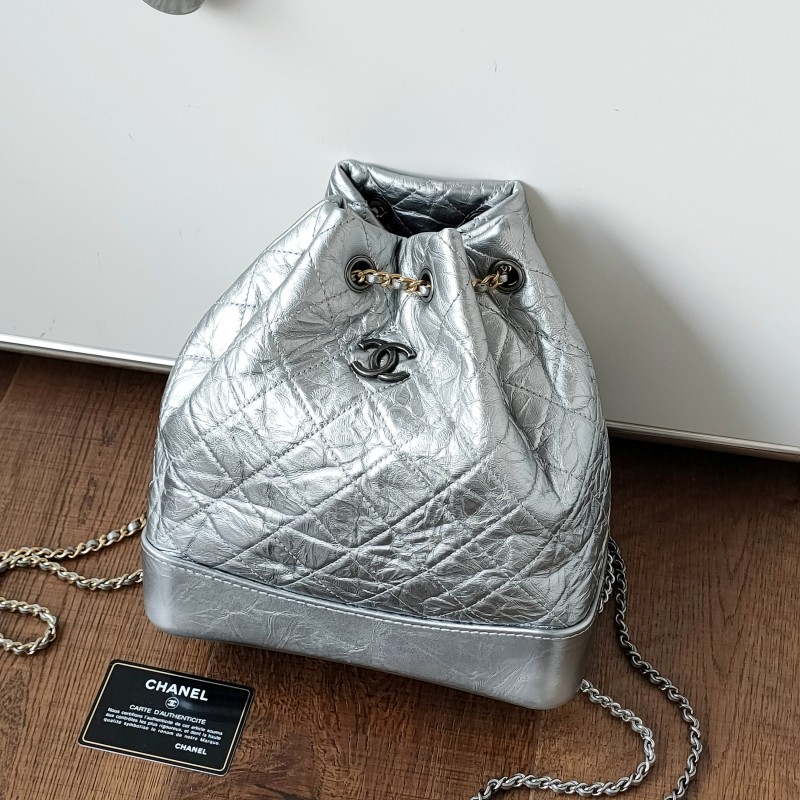 95新 Chanel/香奈儿 Azul-银色牛皮流浪中号双肩包/49796
